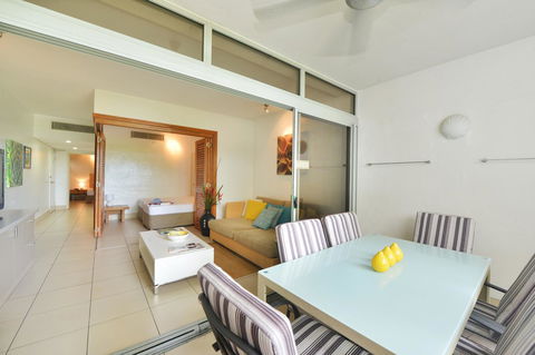 Club Tropical Resort - Official Onsite Reception & Check In - Yamba Accommodation 5