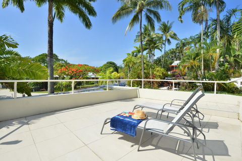 Club Tropical Resort - Official Onsite Reception & Check In - Yamba Accommodation 9