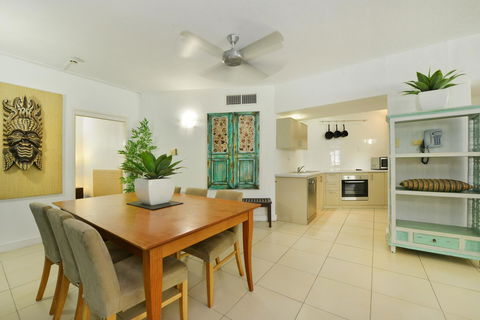 Club Tropical Resort - Official Onsite Reception & Check In - Yamba Accommodation 1
