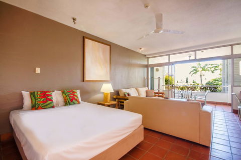 Club Tropical Resort - Official Onsite Reception & Check In - Yamba Accommodation 16