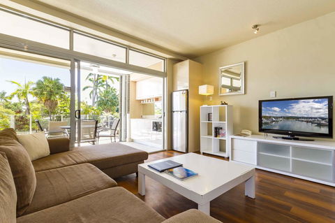 Club Tropical Resort - Official Onsite Reception & Check In - Yamba Accommodation 11