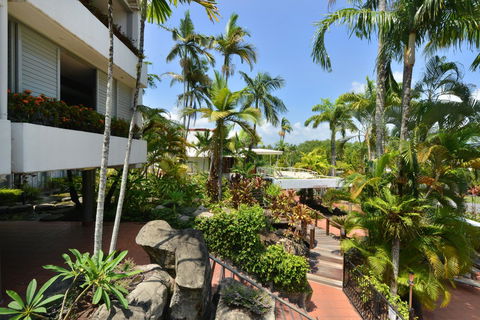 Club Tropical Resort - Official Onsite Reception & Check In - Yamba Accommodation 26