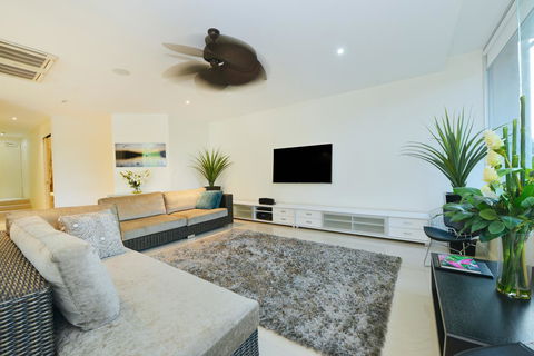 Club Tropical Resort - Official Onsite Reception & Check In - Yamba Accommodation 38