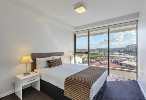 Code Apartments - Yamba Accommodation 4