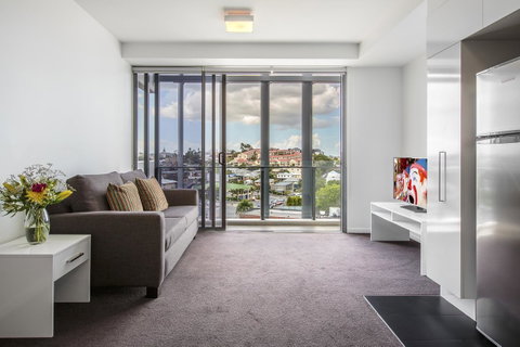 Code Apartments - Yamba Accommodation 15