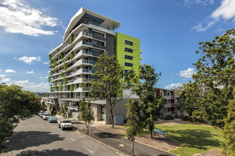 Code Apartments - Yamba Accommodation 0