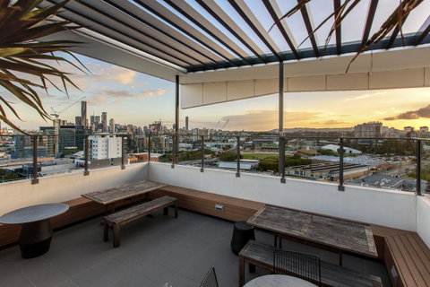 Code Apartments - Yamba Accommodation 16