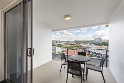 Code Apartments - Yamba Accommodation 39