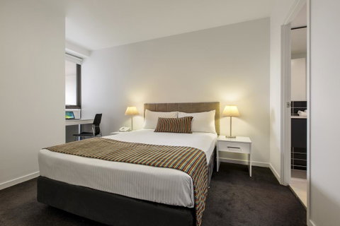 Code Apartments - Yamba Accommodation 9