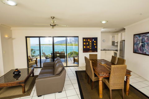 Jack And Newell Holiday Apartments - Yamba Accommodation 35
