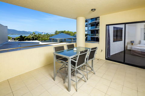 Jack And Newell Holiday Apartments - Yamba Accommodation 41