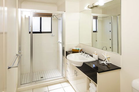 Jack And Newell Holiday Apartments - Yamba Accommodation 24