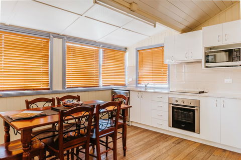 Apple Blossom Cottages - Yamba Accommodation 7