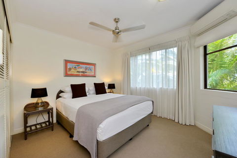 Tropical Reef Apartments - Yamba Accommodation 12