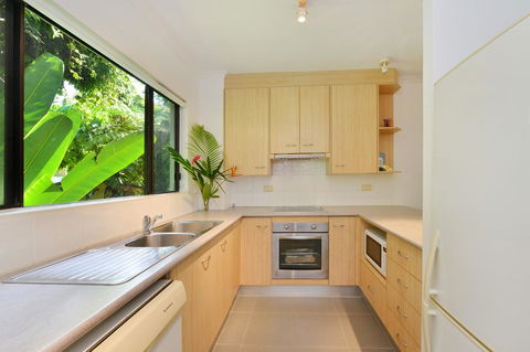 Tropical Reef Apartments - Yamba Accommodation 30