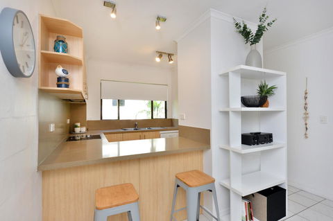 Tropical Reef Apartments - Yamba Accommodation 26