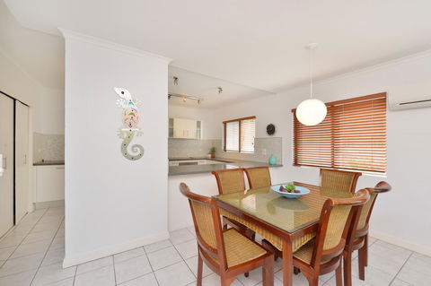 Tropical Reef Apartments - Yamba Accommodation 20