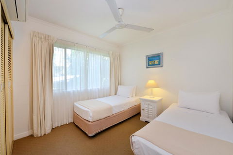 Tropical Reef Apartments - Yamba Accommodation 13