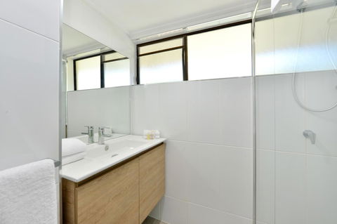Tropical Reef Apartments - Yamba Accommodation 17