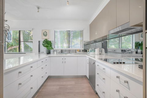 Tropical Reef Apartments - Yamba Accommodation 1