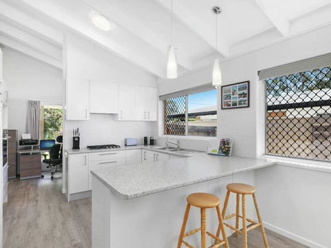 Beautiful Home- Walk To Beach-Short Drive To Noosa - Yamba Accommodation 0
