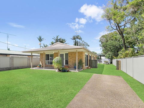 Beautiful Home- Walk To Beach-Short Drive To Noosa - Yamba Accommodation 7