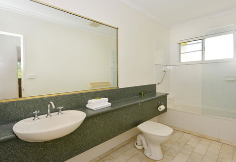 Driftwood Mantaray - Official Onsite Reception And Check In - Yamba Accommodation 7