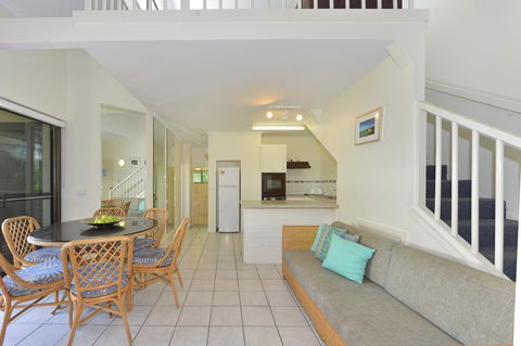Driftwood Mantaray - Official Onsite Reception And Check In - Yamba Accommodation 24
