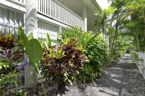 Tropical Nites Holiday Townhouses - Yamba Accommodation 9