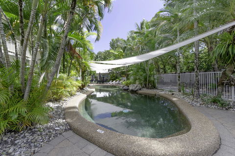 Tropical Nites Holiday Townhouses - Yamba Accommodation 3
