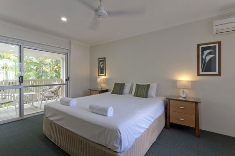 Tropical Nites Holiday Townhouses - Yamba Accommodation 28