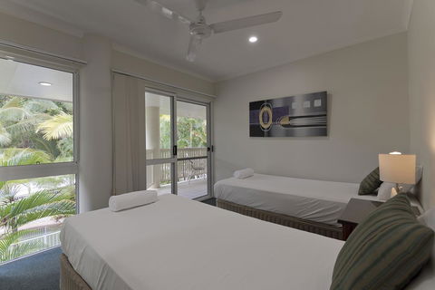 Tropical Nites Holiday Townhouses - Yamba Accommodation 6