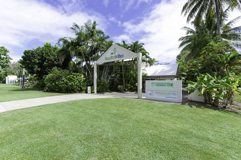 Tropical Nites Holiday Townhouses - Yamba Accommodation 11