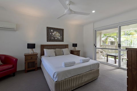Tropical Nites Holiday Townhouses - Yamba Accommodation 2