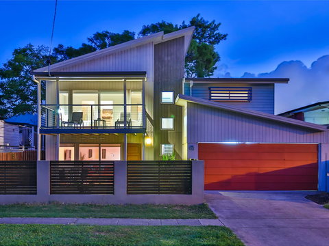 Hamilton Executive - Yamba Accommodation 6