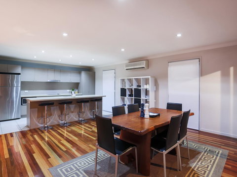 Hamilton Executive - Yamba Accommodation 3