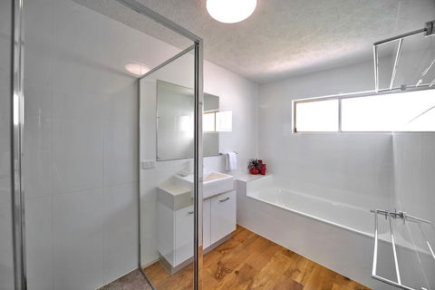 Surf Dance Apartments - Yamba Accommodation 26