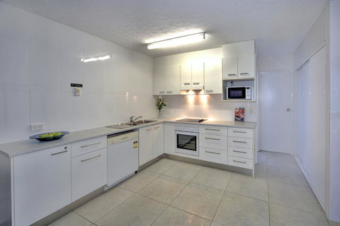 Surf Dance Apartments - Yamba Accommodation 23