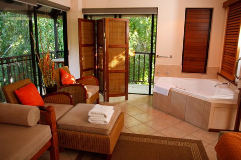 Hibiscus Resort & Spa - Official Onsite Reception & Check In - Yamba Accommodation 10