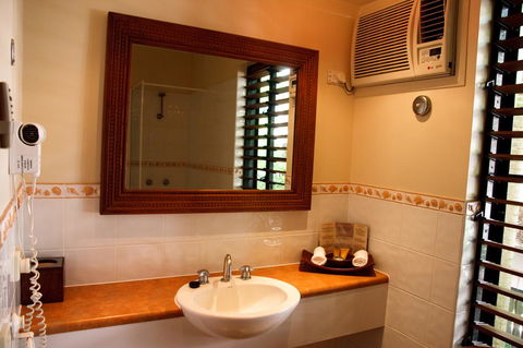 Hibiscus Resort & Spa - Official Onsite Reception & Check In - Yamba Accommodation 32