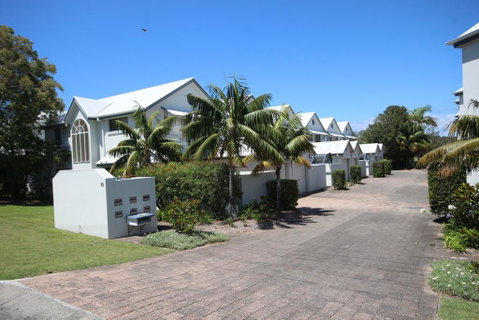 Waters Edge - Yamba Accommodation 0