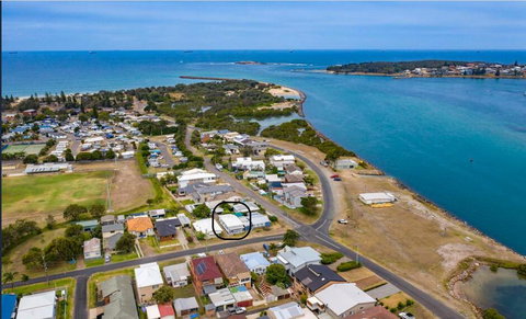 Waterside Retreat - Yamba Accommodation 3