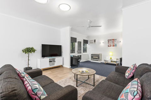 Wattle Grove Villa - Yamba Accommodation 3