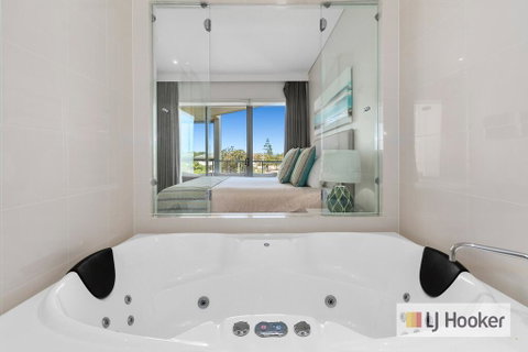 WAVE CULTURE 1204 - BEACH BLISS - Yamba Accommodation 3