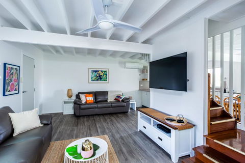 Wayfarers Beachouse - Rainbow Beach, Everything You Need, Just Metres To The Beach - Yamba Accommodation 2