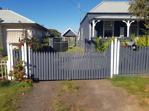 Welcome Stranger Cottage - Yamba Accommodation 1