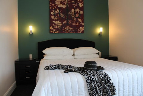 Whale Inn & Restaurant - Yamba Accommodation 0