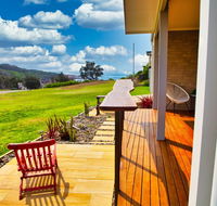 Whale Studio Apartment 1a Ocean Street - Yamba Accommodation