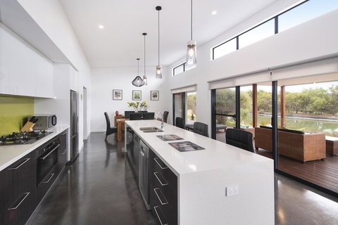 Wharfedale - Yamba Accommodation 3