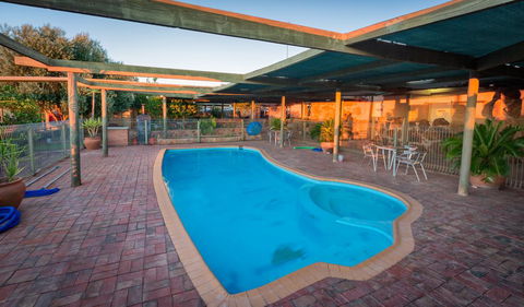 White Cliffs Underground - Yamba Accommodation 0